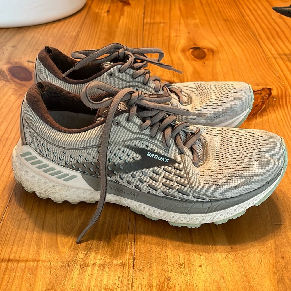 Brooks adrenaline